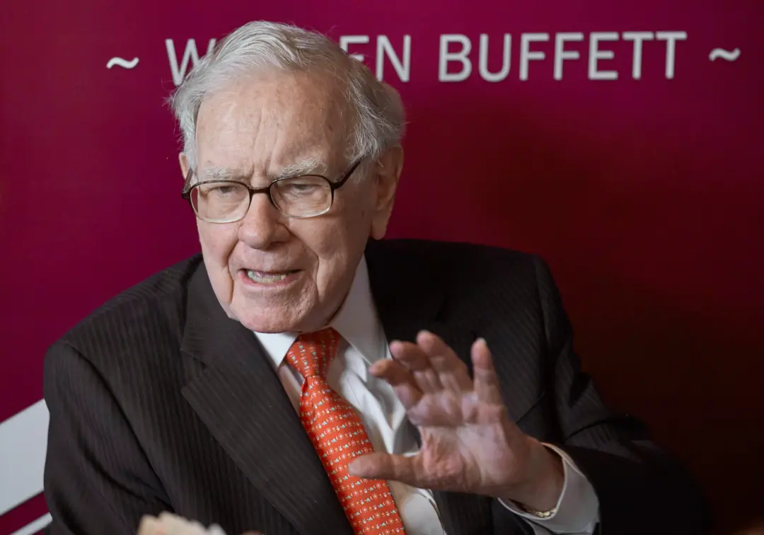 Warren Buffett encerra a presidência da Berkshire Hathaway. A decisão de parar, mesmo sendo uma etapa natural, levanta …