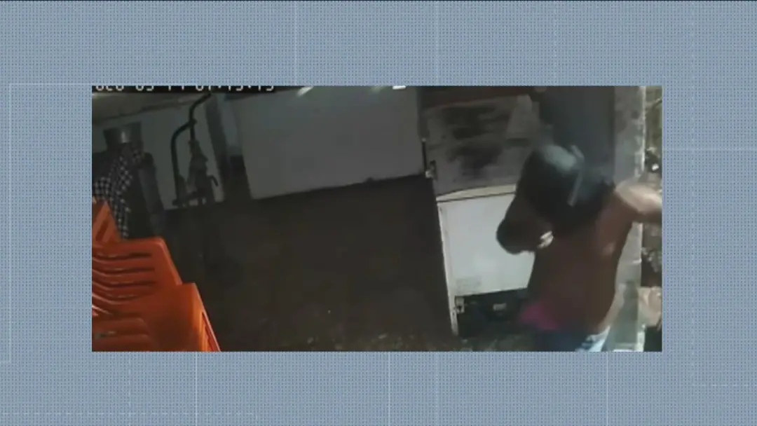 Incêndio destruiu restaurante em São Gonçalo após homem invadir e jogar gasolina. A ação criminosa mostra o quão frágil…