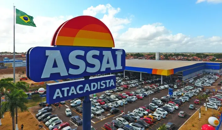 Assaí adquire 18 postos de combustíveis em São Paulo, por até R$ 80 milhões. A expansão mostra o plano de longo prazo d…
