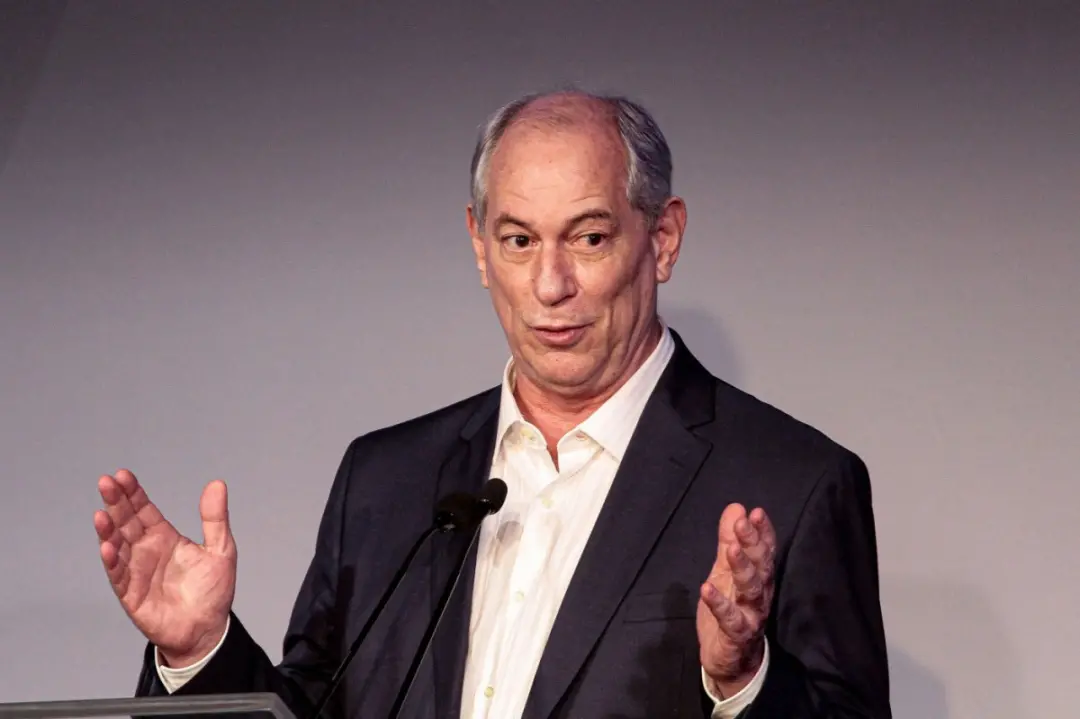 Ciro Gomes é candidato ao governo do Ceará e disputa com Elmano de Freitas, sendo que ele já foi governador e ministro …