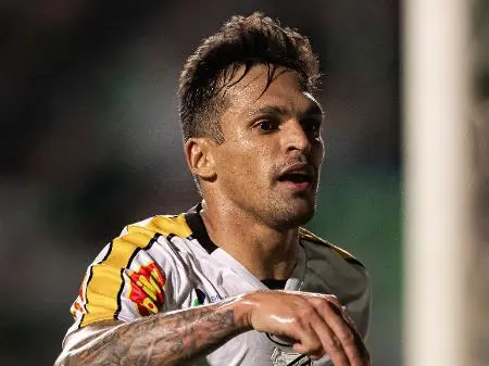 Série B tem 4 favoritos ao acesso e mais 8 candidatos brigando por isso. O jogo de futebol sempre é assim, muitos na di…