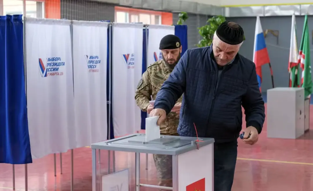 Votação parlamentar na Rússia começa para renovar 450 cadeiras da Duma Estatal. O governo aponta que isso mostra unidad…