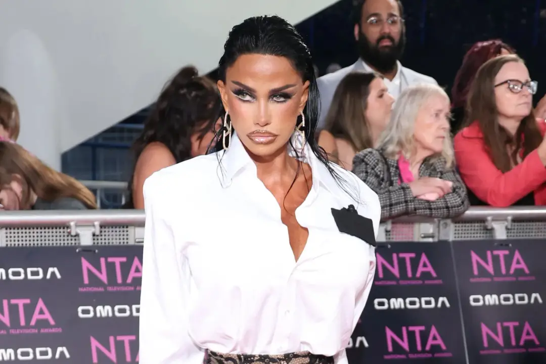 Katie Price divulgou que começou uma jornada com um injetavel de perda de peso que nao eh aprovado no Reino Unido. Isso…
