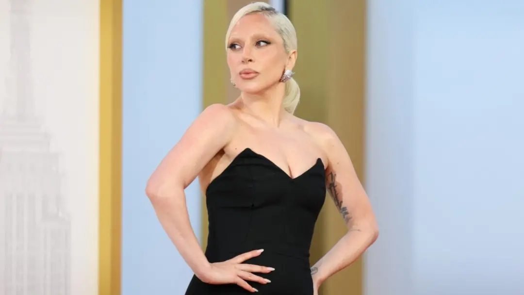 Lady Gaga manteve a filha Rose Bean Polansky escondida por três meses após o nascimento em Los Angeles. É um ato de pro…