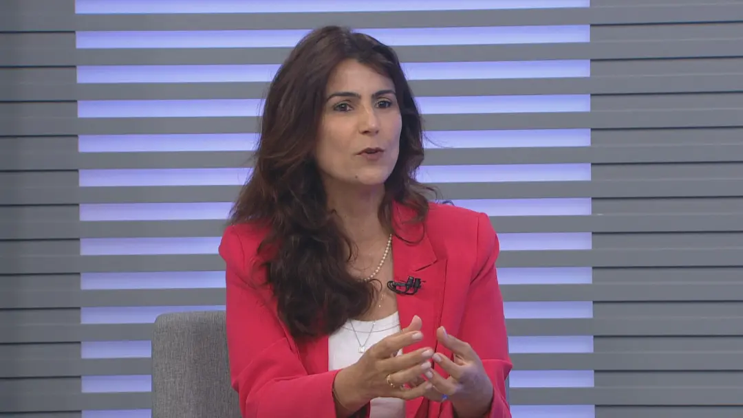 Manuela D'Ávila propõe projeto de lei para aluguel social e auxílio financeiro a mulheres em risco de feminicídio. A id…
