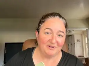 Courtney Novak disse que o Brasil é mágico, sendo uma influencer fã de novelas. É legal ver pessoas reconhecendo o lado…