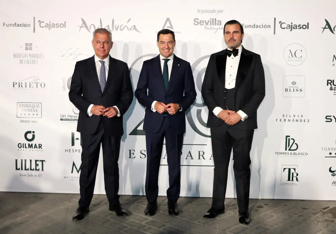 Gala privada na Praça Virgem dos Reis, em Sevilha, para celebrar o 20 aniversario dos Premios Escaparate, usando espaço…