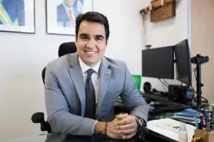 Arthur Maia e Paulo Azi acionaram a PGR cobrando afastamento do secretário Eduardo Sodré, envolvido no caso Master, apó…