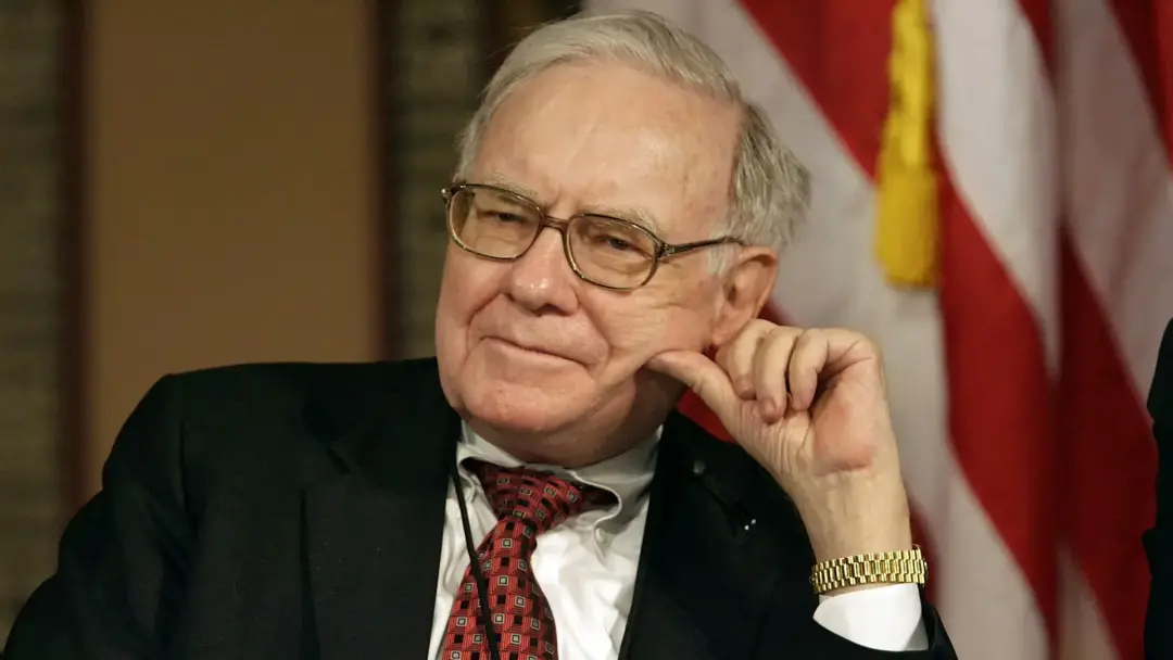 Warren Buffett vai deixar a presidência do Conselho da Berkshire Hathaway, aos 96 anos. Ele passa o bastão para o filho…