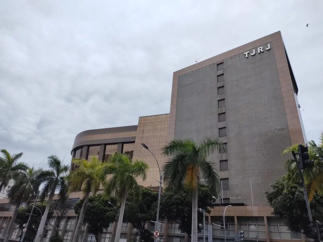 Órgão Especial do TJRJ suspendeu a aprovação de novos empreendimentos baseados na Lei dos Puxadinhos. A medida cautelar…