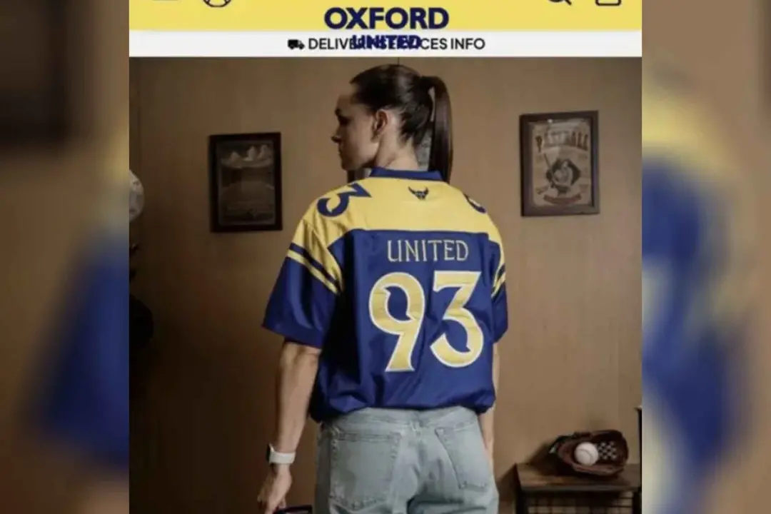 Oxford United pediu desculpas pela coleção Campus Collection que tinha a frase United 93 lançada no aniversário de 9 de…