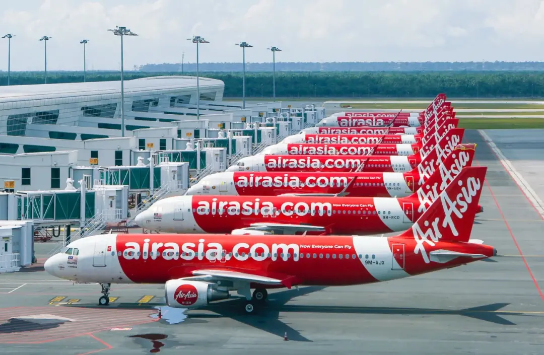 Tony Fernandes afirmou que a AirAsia é sustentável financeiramente, mesmo com aumento de gastos com combustível em 58%.…