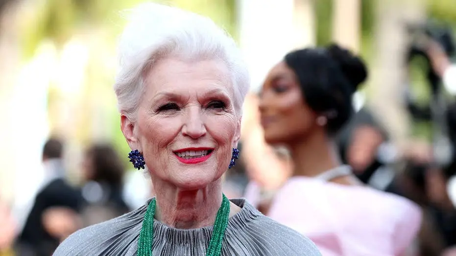 Maye Musk defende Sydney Sweeney após polêmica de anúncio de esporte. Ela diz que mulheres podem usar a beleza para car…