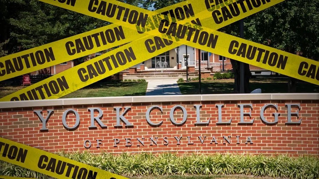 Doze estudantes universitários fora atacados por um grupo de pessoas que invadiram a propriedade deles perto do York Co…