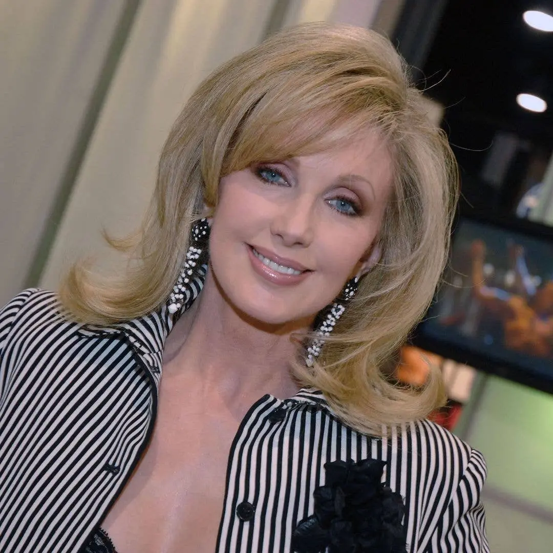 Morgan Fairchild, 76 anos, não parece ter envelhecido nada depois de 20 anos de Fashion House. A beleza e a presença de…