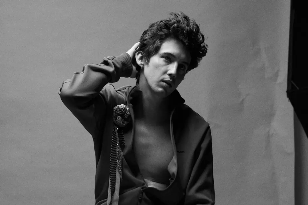 Troye Sivan, Miley, Beabadoobee e mais nomes estão na playlist de músicas novas da semana. Curtir música boa faz o dia …