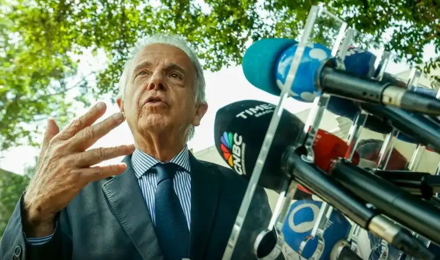 Ministro da Defesa teve celular clonado e golpistas abordaram contatos pedindo doações de 5 reais em nome de evento ben…