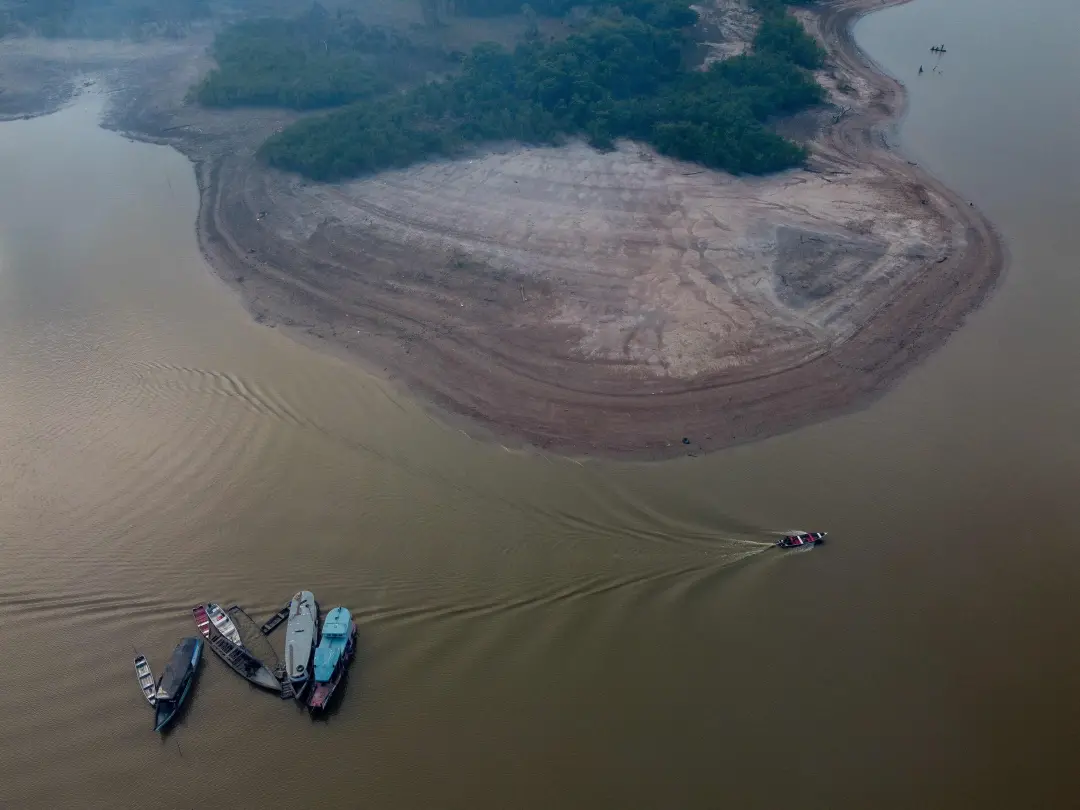 Antaq restringe cobrança de taxa de seca na Amazônia mesmo com risco de El Niño agravar a seca nos rios. É um movimento…