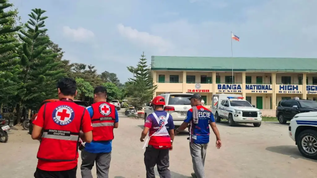 Três mortos em ataque a tiros em escola nas Filipinas. O incidente aconteceu com estudantes de 14 a 17 anos, e eu penso…