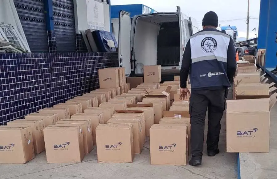 5.700 maços de cigarros foram apreendidos no Posto Fiscal de Nhangapi em Itatiaia, por inconsistências na documentação.…