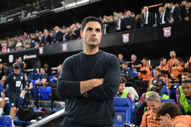 Mikel Arteta confirmou que o Pro Ref contatou o Arsenal sobre a polêmica do pênalti em Sunderland. Para mim, decisões d…
