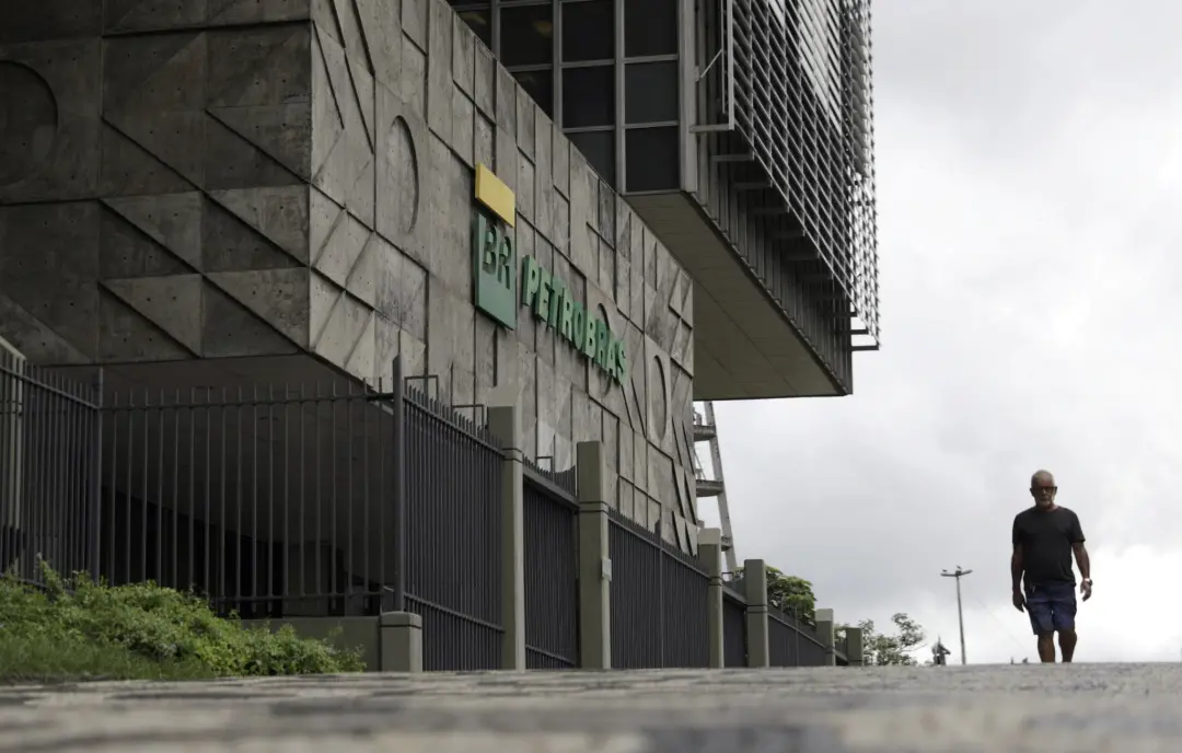 XP projeta US$ 3,8 bi em dividendos da Petrobras no terceiro trimestre, mesmo com queda no Ebitda projetada para US$ 17…