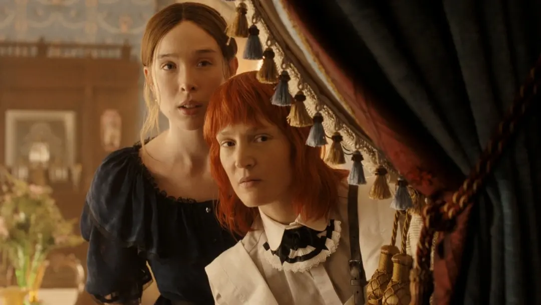 Vicky Krieps interpreta Bridget Sullivan, a camareira na temporada de Monster sobre Lizzie Borden. Ela se torna uma par…