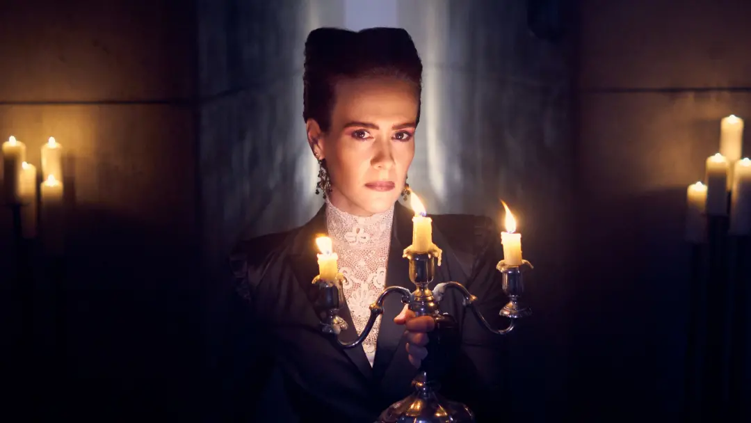 Ryan Murphy confirmou as conexões entre as temporadas de American Horror Story, apesar de ser uma série antologia de te…