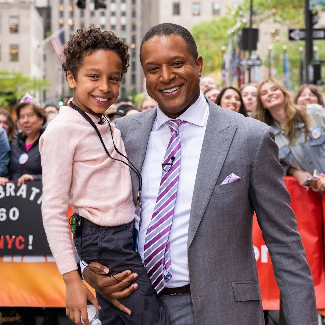 Craig Melvin, do TODAY, teve os filhos Delano e Sybil desfilando no show de moda Macy's x Rookie Kids na Broadway, dia …