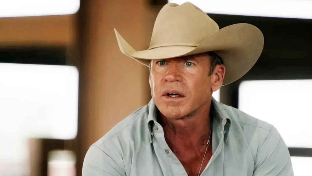 Taylor Sheridan viu um de seus shows da Paramount+ ser ultrapassado em audiência por outra série popular. É irônico ver…