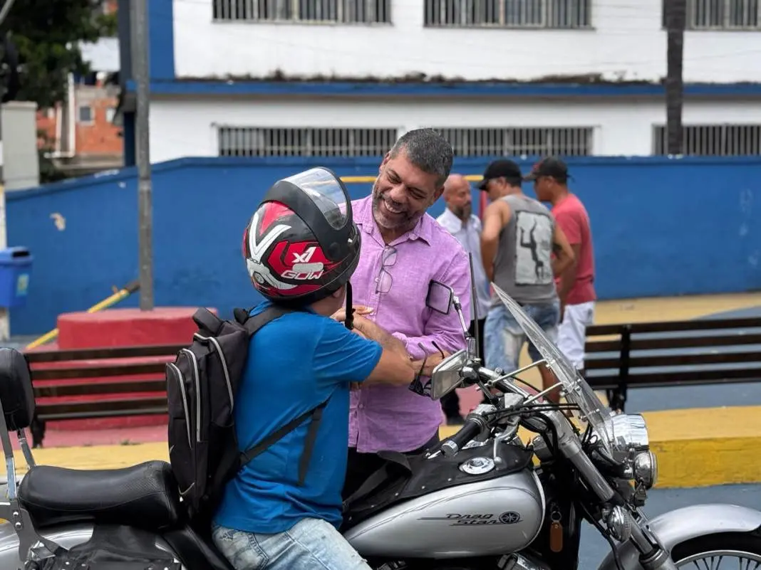 Jari Oliveira reforçou apoio à isenção do IPVA para motos de até 170 cilindradas em Volta Redonda. Essa medida ajuda mu…