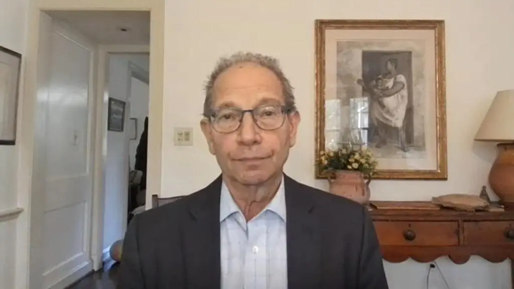 Charles Kupchan diz que a guerra no Irã prejudica a presidencia de Trump. Ele aponta que a situação é mais uma guerra f…