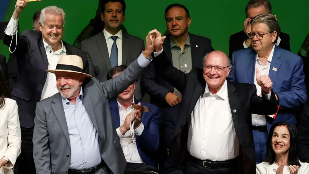 Lula rejeitou chamar facções de terroristas como Trump em evento no Rio de Janeiro. O presidente defende que o terroris…