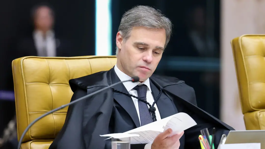 Ministro André Mendonça vai relatar ação de Renan Santos contra o reajuste do Bolsa Família, que subiu o piso de R$ 600…