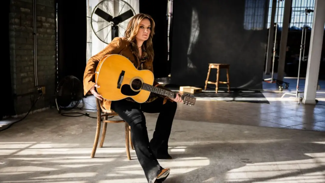 Brandy Clark lança o álbum The Bird em 15 de janeiro de 2027, com o single American Roots como amostra. É interessante …