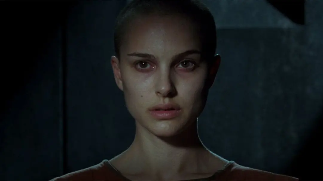 V for Vendetta volta aos cinemas em novembro, celebrando seus 20 anos. O filme de James McTeigue ganha nova chance de n…