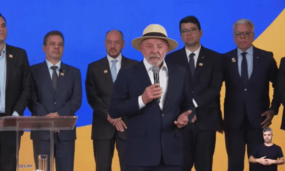 Lula criticou Trump por classificar PCC e CV como terroristas no Rio de Janeiro. Acredito que usar o termo terrorismo d…
