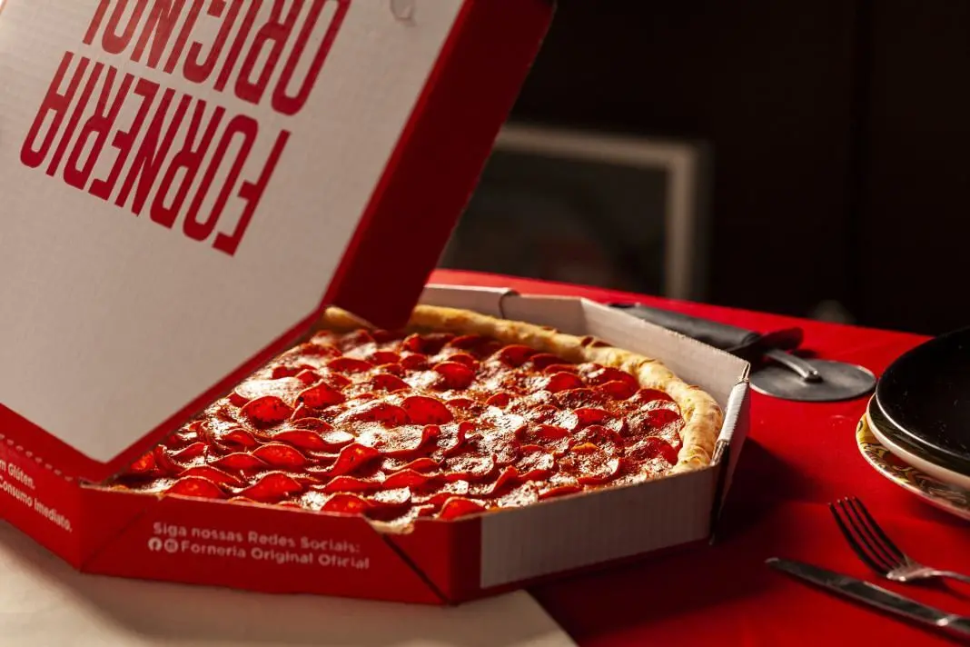 Forneria Original, pizzaria do Rio, eleita a melhor do Brasil pelo terceiro ano seguido. Isso mostra como a dedicação a…