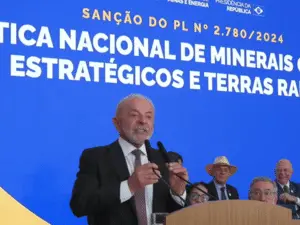 Campanha de Lula comemora a repercussão do Bolsa Família, mesmo quando essa repercussão é negativa. A gente vê que a di…