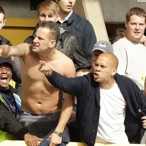 Clássico hooligan rolou na Inglaterra após 14 anos. Isso mostra que alguns problemas de comportamento não somem, só fic…