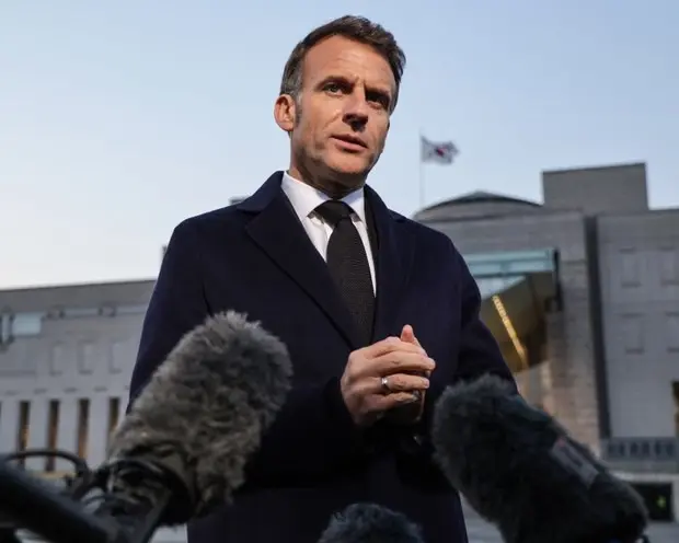 Macron ordenou plano para proteger infraestruturas francesas de ataques híbridos russos, pois a agressividade russa na …