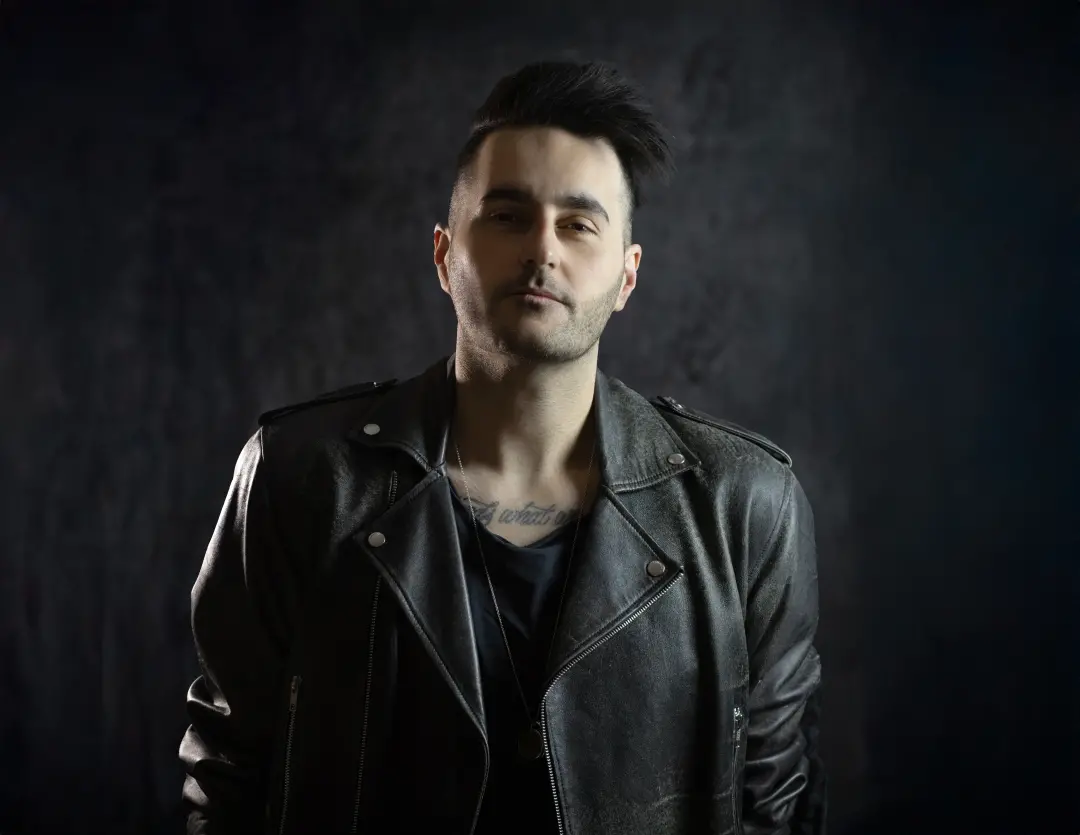 Nick Kozakis assinou com a CAA depois da estreia de Kick On no Festival de Toronto. A gente acompanha o lado da criação…