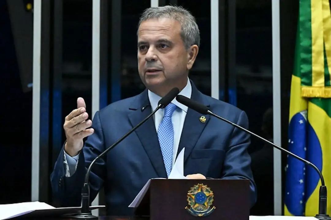49 senadores podem levar denúncias de crime de responsabilidade ao plenário, segundo proposta do senador Rogério Marinh…