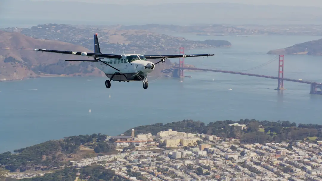 Um Cessna Caravan fez um voo interestadual autônomo de 3.199 milhas, partindo de Concord, Califórnia. Essa tecnologia m…