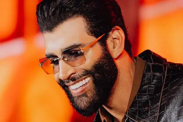Gusttavo Lima apareceu sem barba nas redes sociais após se apresentar em Marília, interior de São Paulo. Essa mudança n…