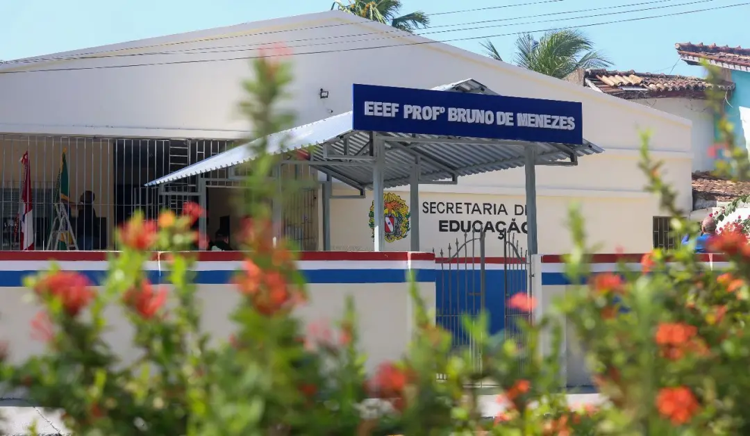Duas escolas estaduais em Mosqueiro, em Belém, receberam reforma e adequação. Isso garante mais espaços dignos para os …