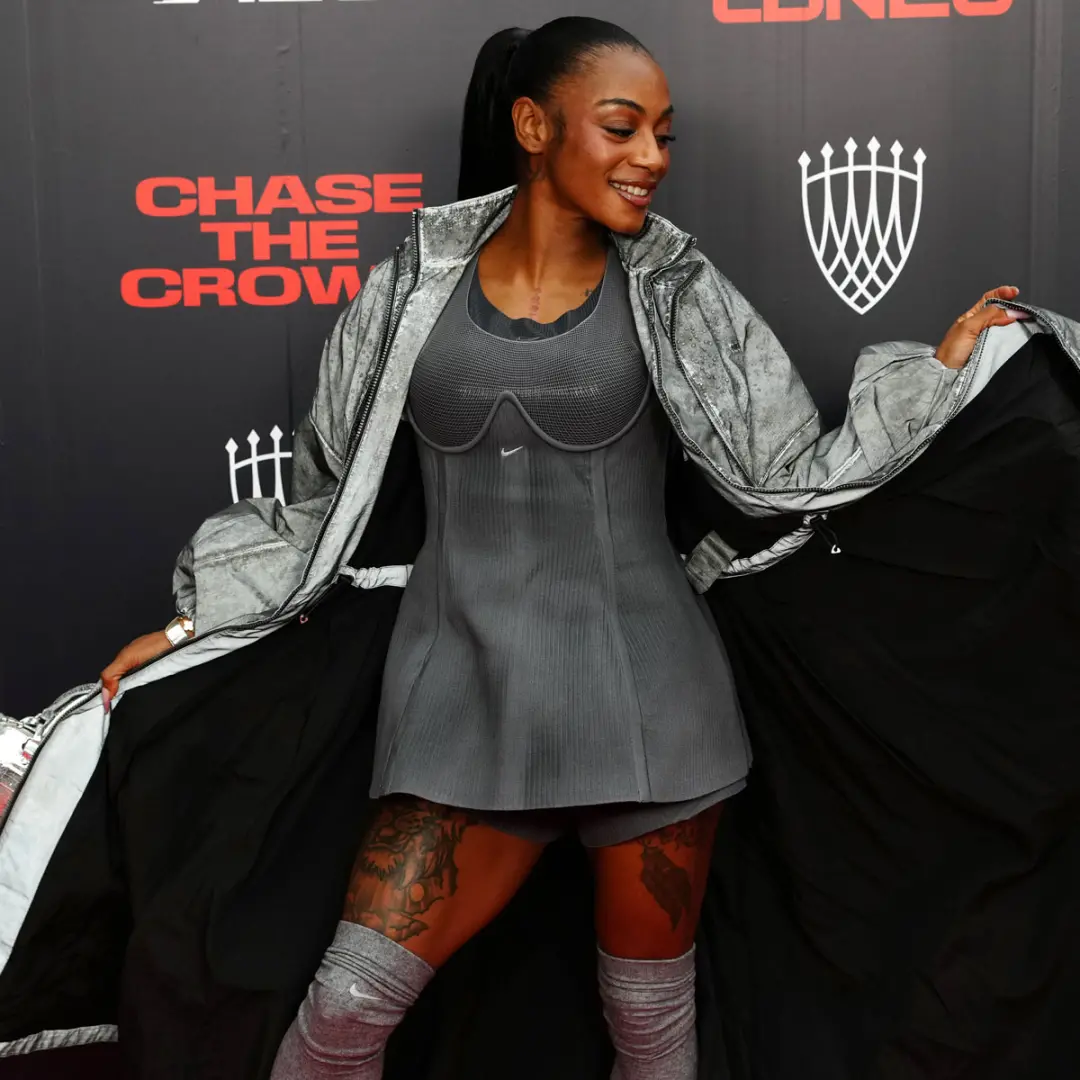 ShaCarri Richardson mostrou o visual no tapete vermelho no evento de atletismo de Londres em 18 de setembro, com um loo…