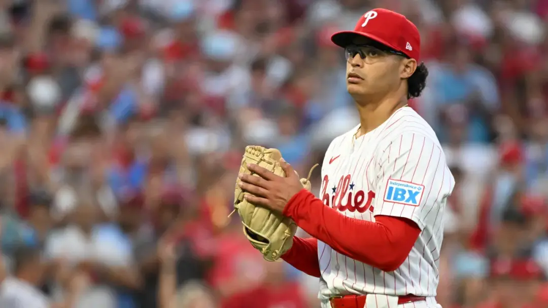 Jesus Luzardo, jogador dos Phillies, tem lesão no ombro que pode prejudicar a participação na pós-temporada da MLB. A a…