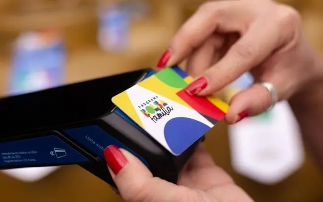 MPTCU pediu suspensão do reajuste de 15% do Bolsa Familia, que iria de R$ 600 para R$ 691 a partir de outubro. Question…