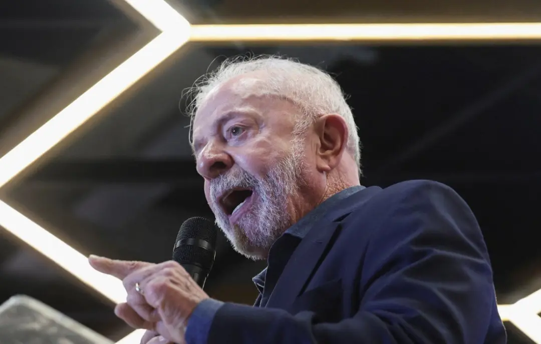 Governo estuda comprar dívidas antigas de consumidores com desconto de até 95%. A ideia é tentar reduzir o endividament…